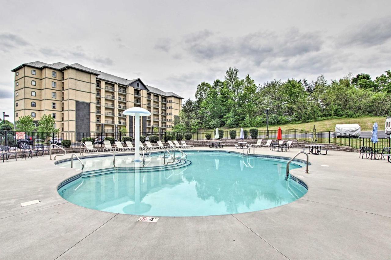 Downtown Pigeon Forge Condo With Pool Access! エクステリア 写真