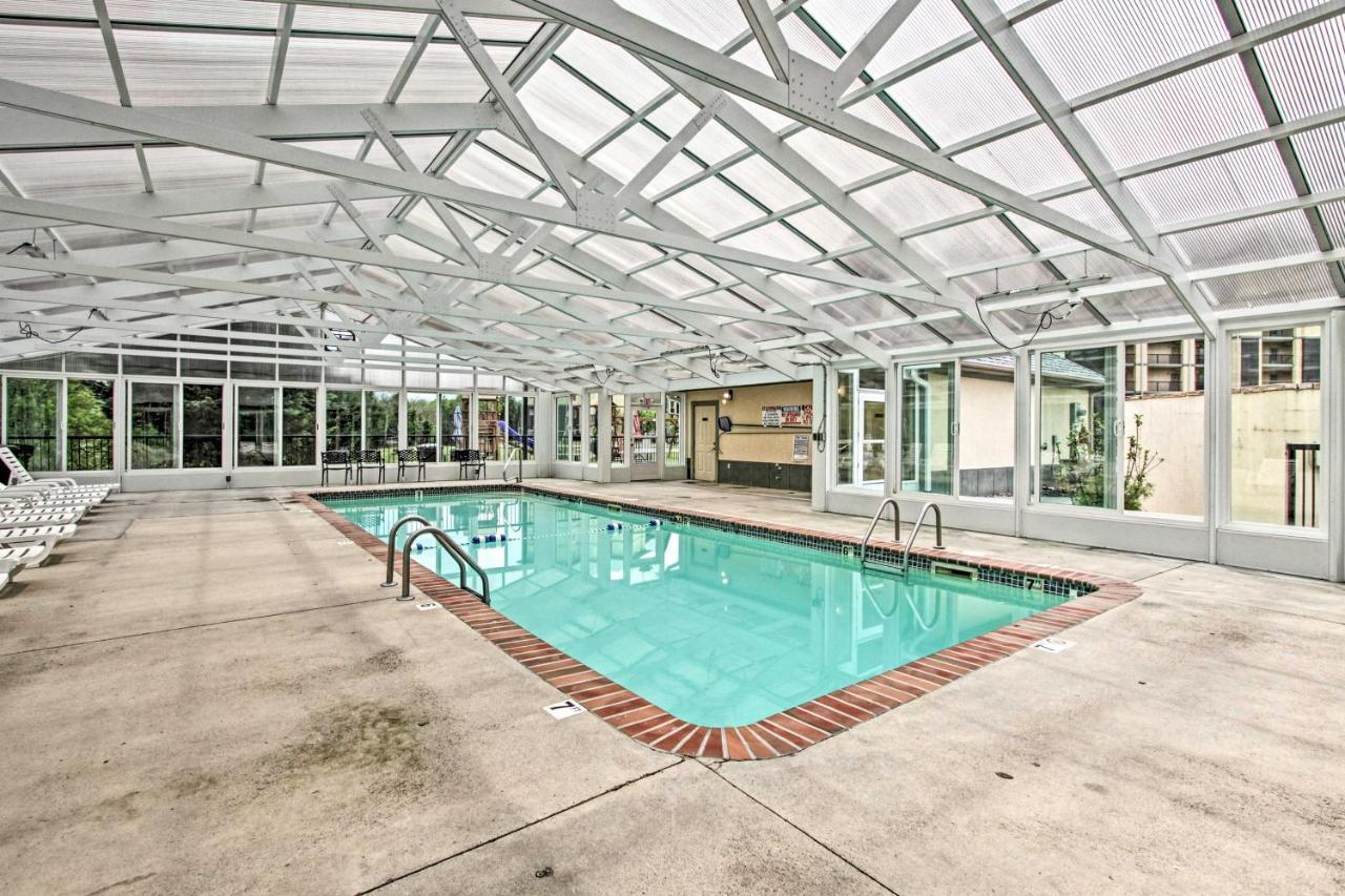 Downtown Pigeon Forge Condo With Pool Access! エクステリア 写真