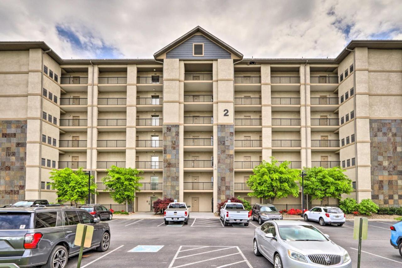 Downtown Pigeon Forge Condo With Pool Access! エクステリア 写真